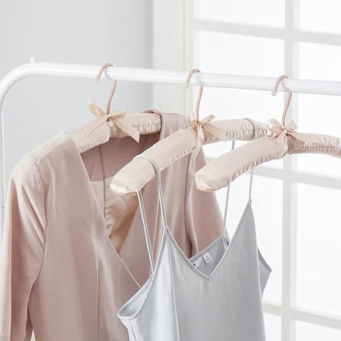 4pcs Blouse Hangers Silk Clothes Skid Proof Suit Hangers Satin Padded Silk Wedding Dress Household Clothes Upholstered Sponge Bride Non-Slip Mat
