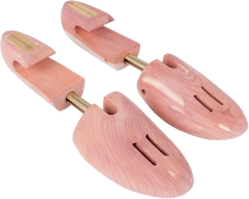 FootFitter Men’s Cedar Shoe Trees, Full Block, Wide Heel, Aromatic Moisture‑Absorbing Shoe Shaper, Premium USA Cedar (LE11)