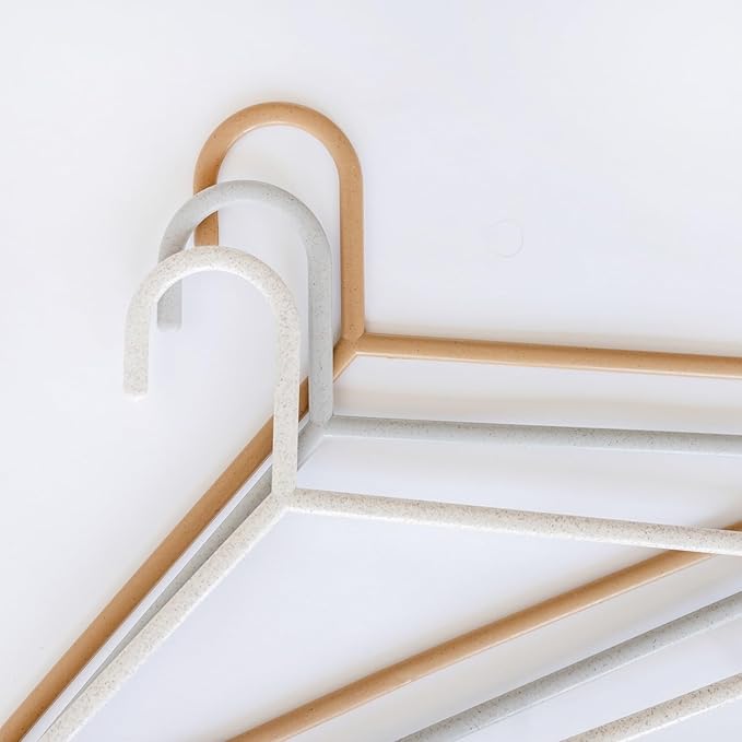 3 Sprouts Wheat Straw Plastic Hangers - 30-Pack Toddler Hangers for Child & Baby Clothes, Coats - Ideal for Small Girls, Boys, Children & Kids Closets - Speckled Assorted