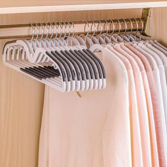 MAQI 10 Pack Short Neck Hangers, Heavy Duty Plastic, Non-Slip Pads, Space Saving, 360 Swivel Hook, Ideal for Coat, Dress (Gray)