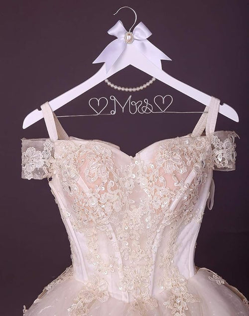 White Solid Wood Bridal Dress Hanger with Lady Wire Lettering for Bridal Wedding Party Gift (Silver Thread and Pearl Chain White Hanger)