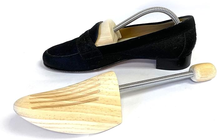 Cedar Elements Shoe Trees for Woman – Solid Wooden Pine Shoe Stretcher Shoe Shaper (2 Pack)