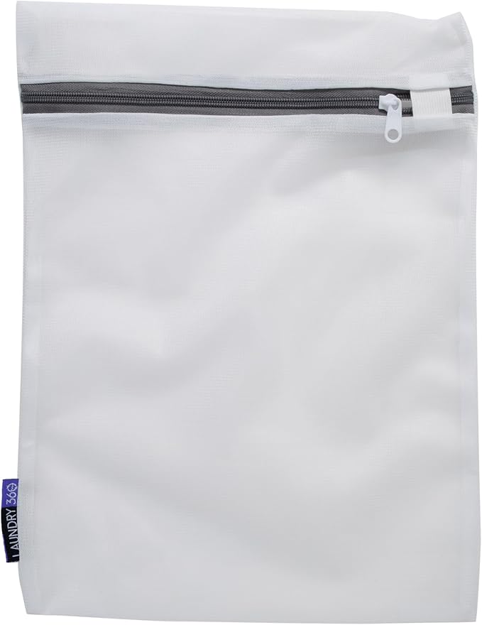 4 Pack Active wear Wash Bag Set | Set includes 2 Large Bags and 2 Medium Bags | Protect Clothing | Laundry Accessories | Assorted Colors