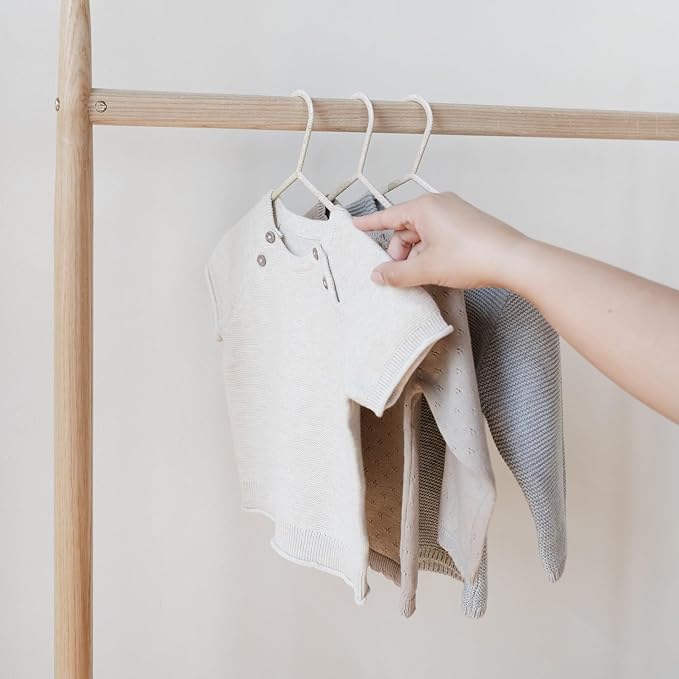 3 Sprouts Wheat Straw Plastic Hangers - 30-Pack Eco-Conscious Toddler Hangers for Child & Baby Clothes, Coats - Kid Closet Hanger Ideal for Small Girls, Boys, Children & Kids - Speckled Cream