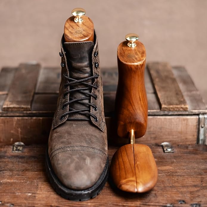 Cobbler's Choice Co. Finest Quality Men’s Boot Tree – Varnished Natural Wood, Timeless Design, Signature Finish, Brown