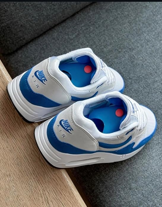 Shoe Trees for Sneakers & Shoes + Odor-Eliminating Fragrance Insert – Modern Shoe Shaper for Men, Women & Kids