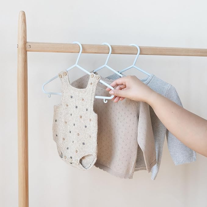 3 Sprouts Wheat Straw Plastic Hangers - 30-Pack Eco-Conscious Toddler Hangers for Child & Baby Clothes, Coats - Kid Closet Hanger Ideal for Small Girls, Boys, Children & Kids - Speckled Blue