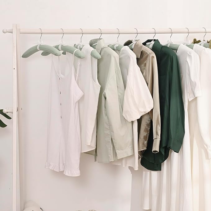 JS HANGER Padded Hangers - 17 Inch Extra Large Heavy Duty Fabric Covered Coat Hangers No Shoulder Bump for Women Clothes, Sweaters, Dresses, Clothing, Weddings, Lingerie Pack of 10, Mint Green