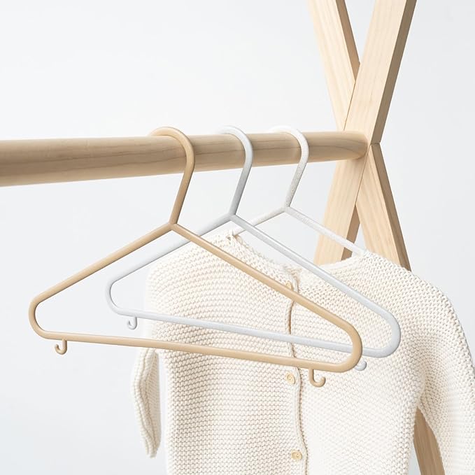 3 Sprouts Wheat Straw Plastic Hangers - 30-Pack Toddler Hangers for Child & Baby Clothes, Coats - Ideal for Small Girls, Boys, Children & Kids Closets - Speckled Assorted