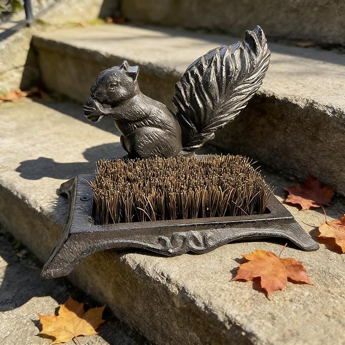 Cast Iron Squirrel Shoe Brush, Rust Brown Vintage Shoe Cleaner with Bristles, 7.5 Inch Height Decorative Boot Scraper for Porch, Entryway, Home Decor Gift HC8299