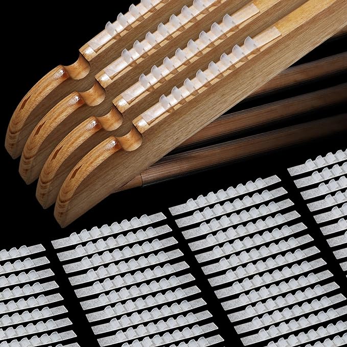 500 Pcs Non Slip Rubber Clothes Hanger Grips Adhesive Clothing Hanger Grip 2.8 x 0.2 Inch Clothes Hanging Accessories with Fins Strips Grippers for Home Stores Use (Clear)