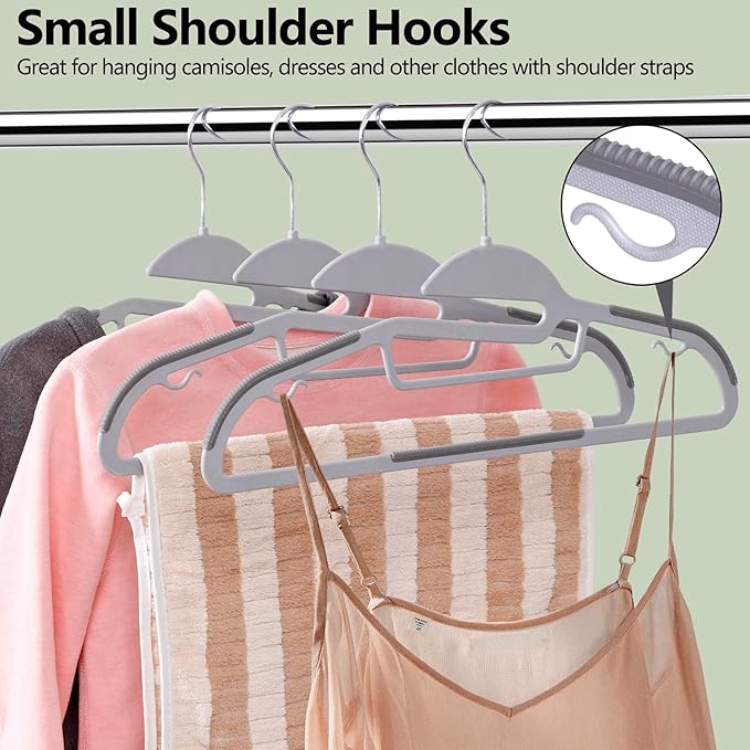 SUPER DEAL Plastic Hangers 50 Pack, S-Shaped Opening Clothes Hangers with Lateral Hooks, Non Slip Rubber Pads, 360 Degree Swivel Hook for Bedroom Closet,Shirts,Pants,Coat, Space Saving Organizer, Grey