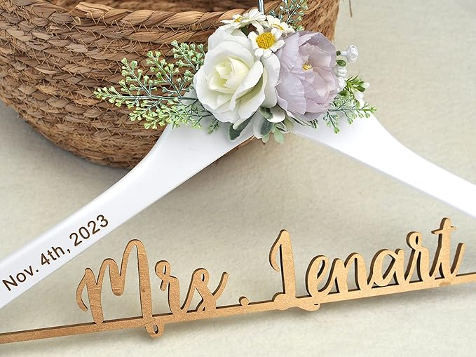 Generic Wedding Hanger, Personalized Bride Hanger, Custom Name, Natural Wood, 12-18 Days Delivery