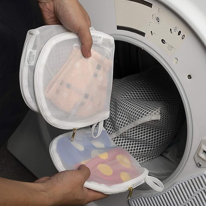 3 Packs Delicate Laundry Bags for Reusable Socks、Face Masks and Makeup Remover Pads,Fine Mesh Wash Bags,Use YKK Zipper, with Hanger Loop, Portable Laundry Bag (3 Small)