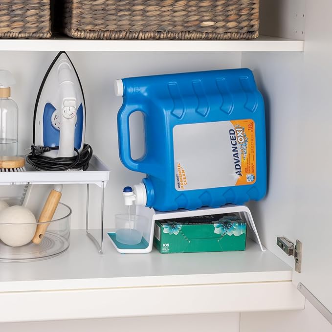 Smart Design Sud Station Angled Laundry Detergent Organizer with Drip Tray – Liquid Detergent & Fabric Softener Holder for Cabinet Storage – 5.8” x 12.7” – White