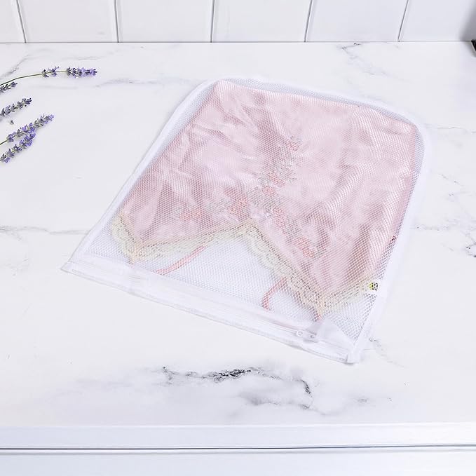 Smart Design Wash Bag w/ Safety Zipper - Washing Machine Safe - Fine Mesh Nylon Polyester - Bra, Hosiery, Pantyhose, Delicates, Lingerie, & Baby Clothes (18 x 14 Inch) [White]