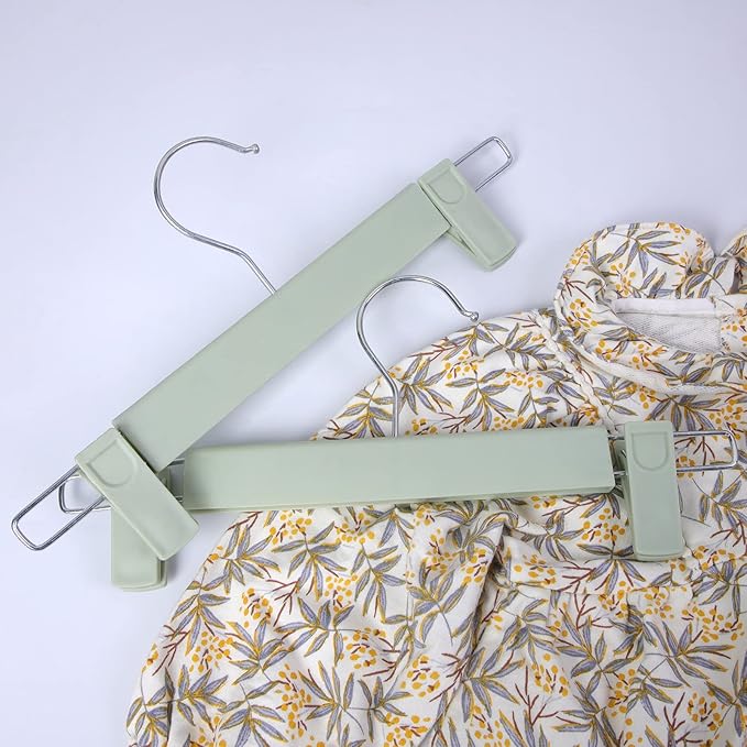 Pants Hangers with Clips Skirt Hangers for Women Plastic Clip Hanger for Pants Clothes Hanger (50pack, Green)