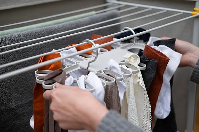 Joseph Joseph Petal 32-Piece Small Item Drying Hanger Rack for Socks and Underwear