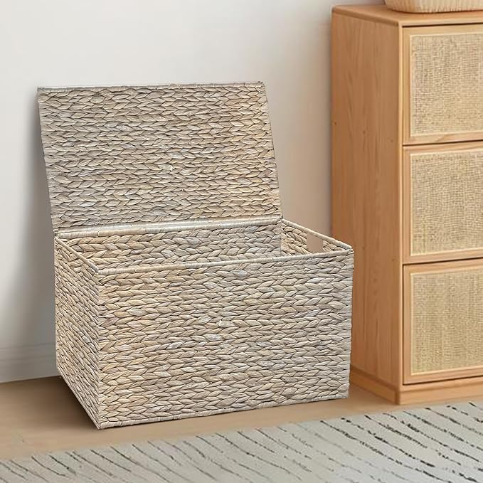 Water Hyacinth Storage Basket with Lid, 42.3 Gallon (160L) Wicker Storage Trunk with Handles, Handwoven Wicker Storage Basket for Blanket, Foldable, for Living Room, Laundry Room, White