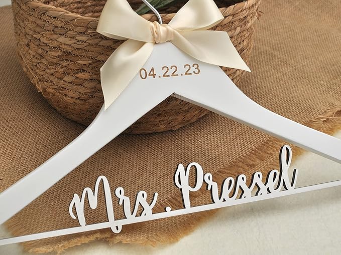 Generic Wedding Hanger, Personalized Bride Hanger, Custom Name, Natural Wood, 12-18 Days Delivery