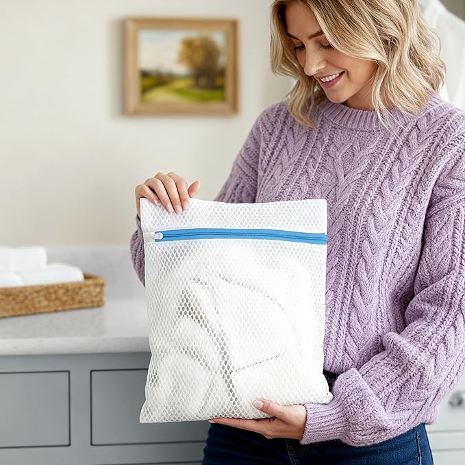 ELYN Mesh Laundry Bags, 3 Pack Medium (12” x 16"), Ultra Durable Honeycomb Mesh Bags With Anti-Rust Zipper for Washing Delicates & Protect Clothes, Laundry Room Organization Essentials