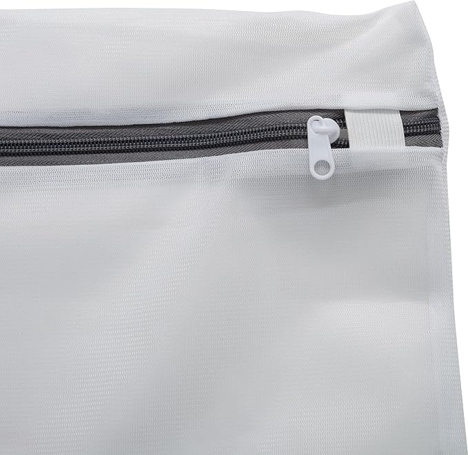 4 Pack Active wear Wash Bag Set | Set includes 2 Large Bags and 2 Medium Bags | Protect Clothing | Laundry Accessories | Assorted Colors