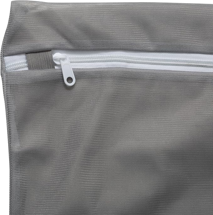 4 Pack Active wear Wash Bag Set | Set includes 2 Large Bags and 2 Medium Bags | Protect Clothing | Laundry Accessories | Assorted Colors