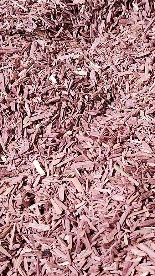 Woodlore – Kiln Dried Eastern Red Aromatic Cedar Chips Made in Wisconsin USA (9lbs)